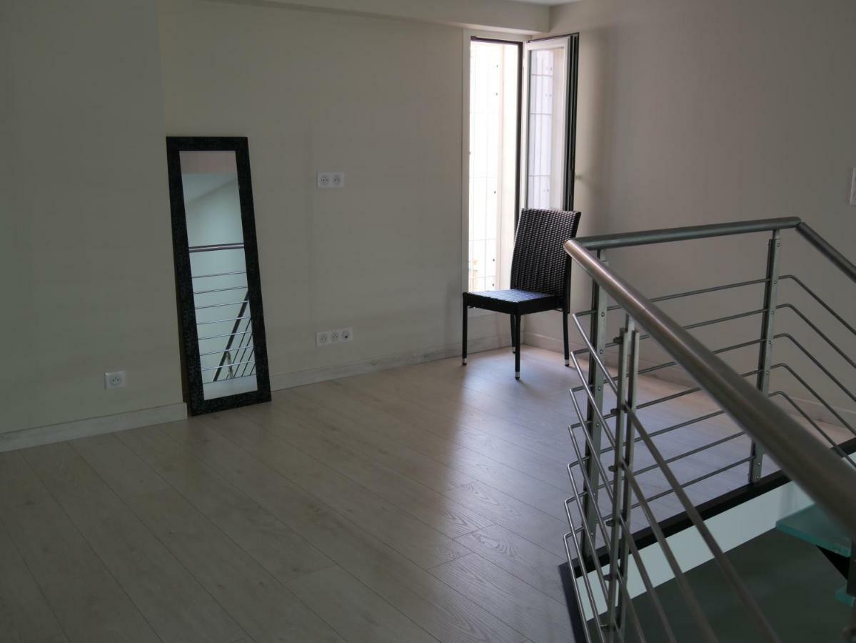 Grand Loft Chic Et Moderne, Deco Industrielle Apartment Beausoleil Exterior photo